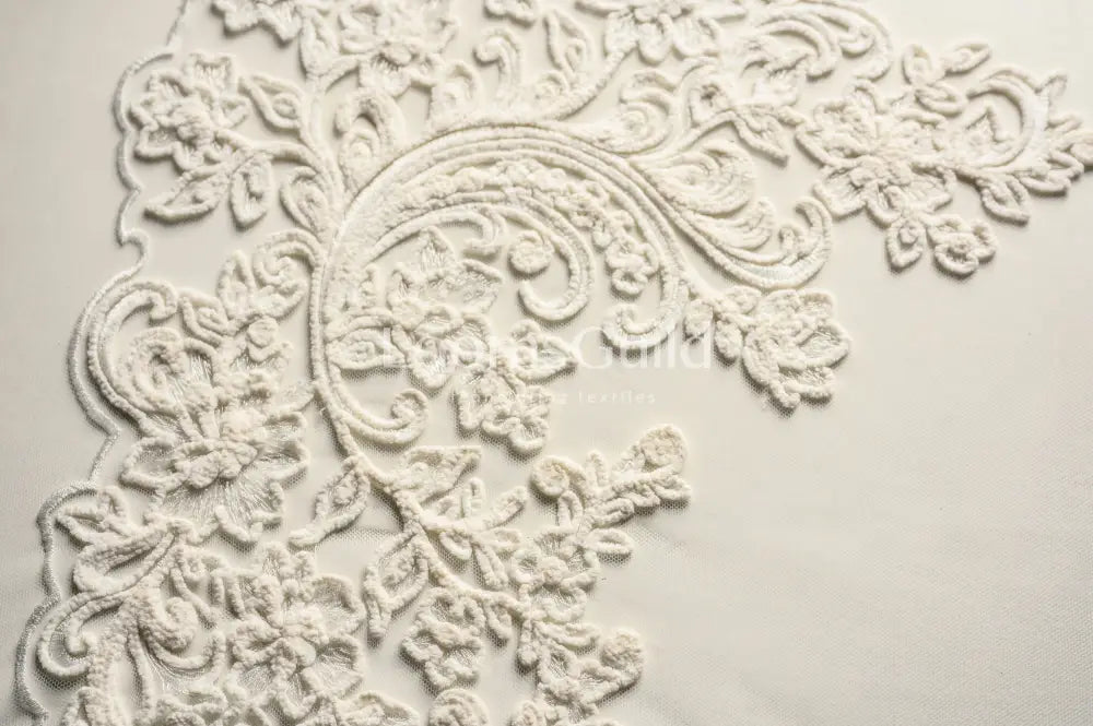 Embroidery on Tulle - TRGT2022987142